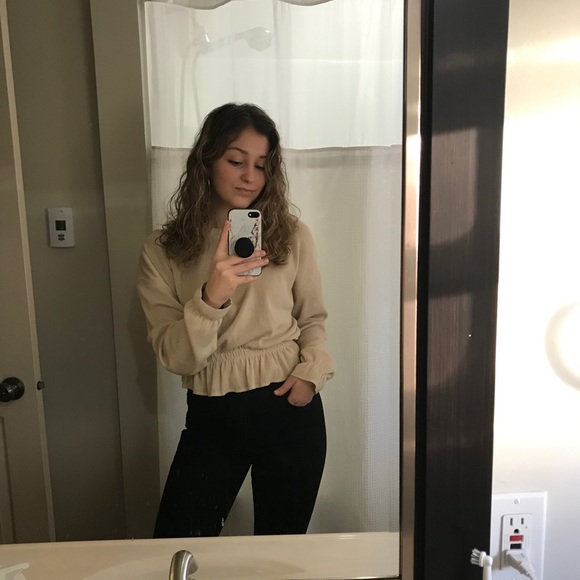 Zara Ribbed Peplum Long Sleeved Top - Picture 4 of 9